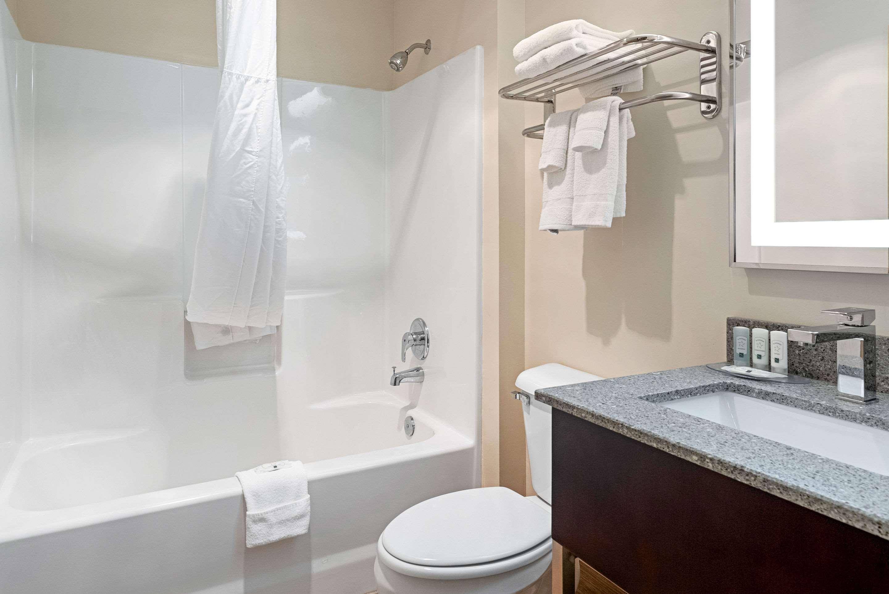 רובינסוויל Quality Inn & Suites מראה חיצוני תמונה