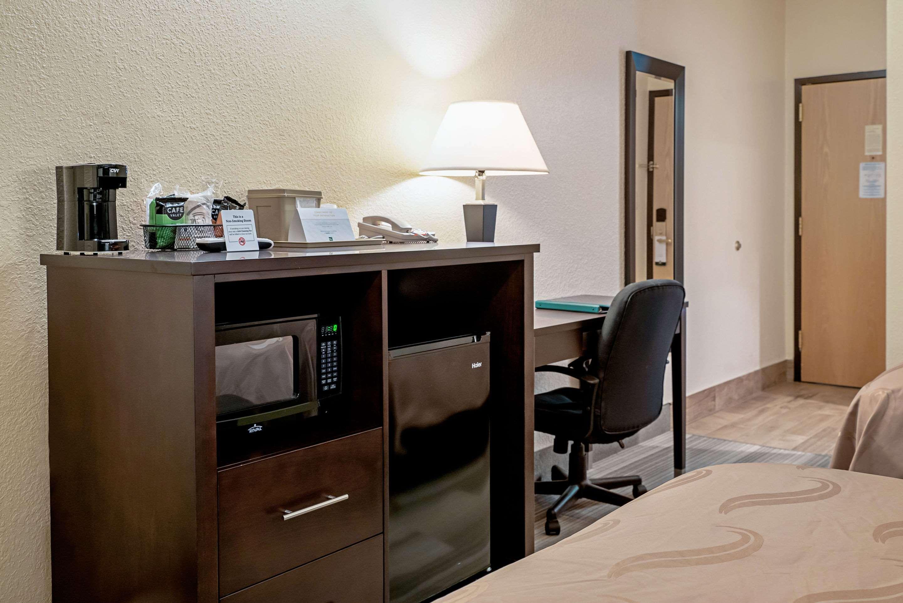 רובינסוויל Quality Inn & Suites מראה חיצוני תמונה