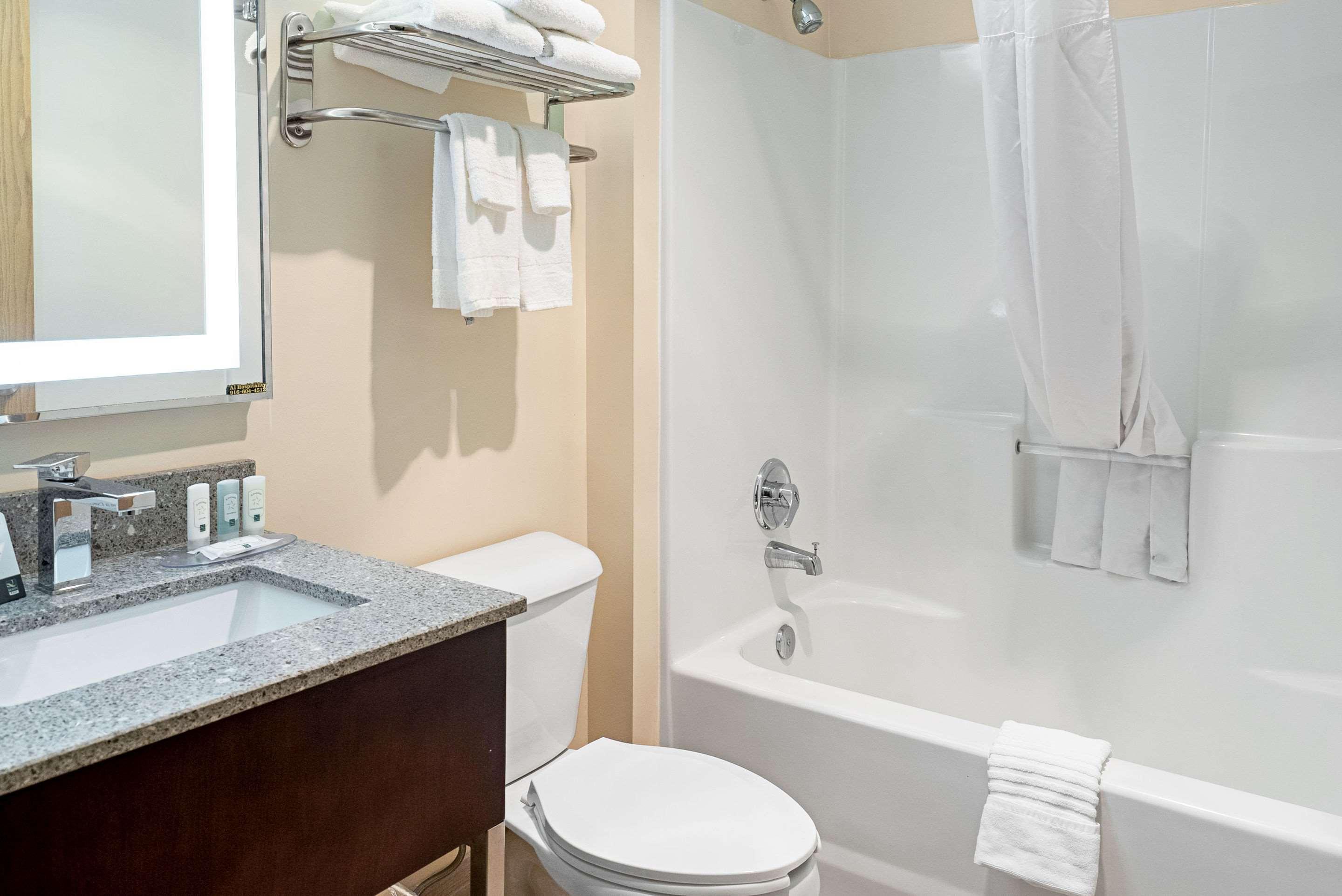 רובינסוויל Quality Inn & Suites מראה חיצוני תמונה