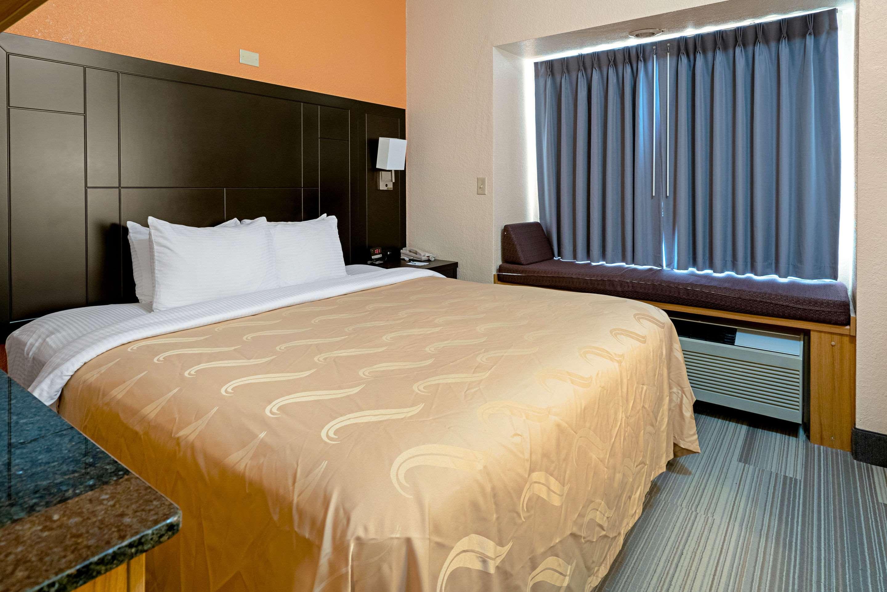 רובינסוויל Quality Inn & Suites מראה חיצוני תמונה