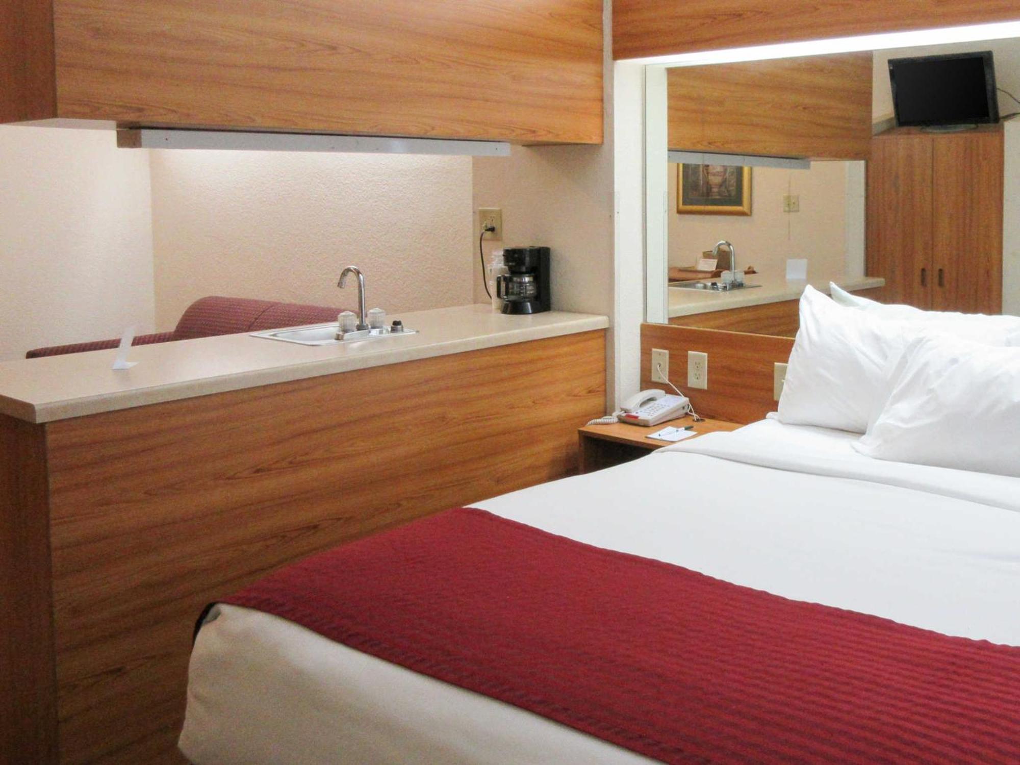 רובינסוויל Quality Inn & Suites מראה חיצוני תמונה